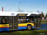 Udekorowany autobus z okazji jubileuszu