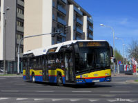 Linia 20 skręcająca w lewo z ul. 11 Listopada w Al. Jachowicza