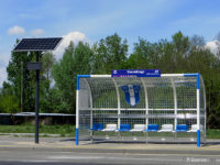 Wiata w kształcie bramki na przystanku Siennickiego 02