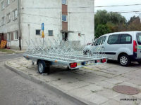 Przyczepka na terenie zajezdni