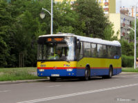 #668 - jako jedyny wyróżnia się po odmalowaniu w 2010 r. przedniej ściany