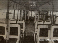 Wnętrze warszawskiego autobusu Neoplan N4020 na linii 19