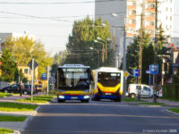 Dwa mijające się Karsany na linii 18 na ul. Filtrowej