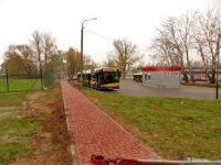 Budowa nowego chodnika wzdłuż pętli na Winiarach