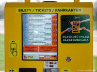 Miejsce na wrzutnik zasłonięte naklejką