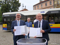 Podpisanie umowy na dostawę 5 nowych autobusów dla Płocka