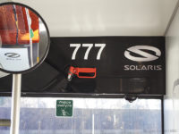 Numer taborowy na tylnej ścianie autobusu