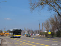 W kierunku przeciwnym brakuje buspasa, wytyczono natomiast ciąg pieszo-rowerowy