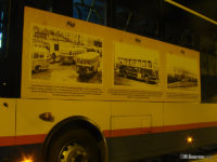 Zdjęcia z historii płockiej komunikacji miejskiej naklejone na Karsanie