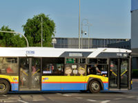Kamilek i Kamilka na szybach autobusów