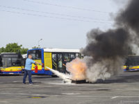Gaszenie improwizowanego pożaru