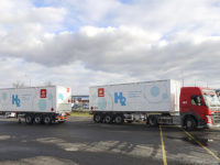 Moment podmiany trailerów na terenie zajezdni