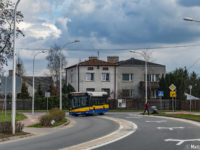 Autobus linii 20 skręcający z ul. Granicznej w ul. Pasternakiewicza