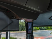 Ekran wyświetlający widok z lewego lusterka