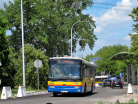 Autobus linii 100 na odcinku ul. Chopina przy dworcu autobusowym