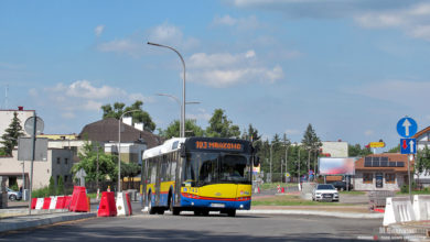 Autobus linii 103 na odcinku ul. Chopina przy dworcu autobusowym