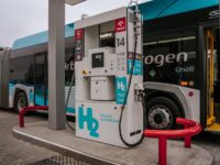 Wodorowy Solaris na stacji paliw Orlen przy ul. Łukasiewicza (fot. KM-Płock)