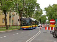 Autobus linii 22 na jednokierunkowym odcinku ul. Bielskiej