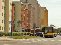 Autobus linii 18 podczas objazdu przez ul. Królewiecką
