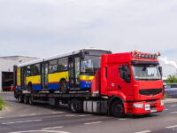 Mercedes #667 opuszcza zajezdnię